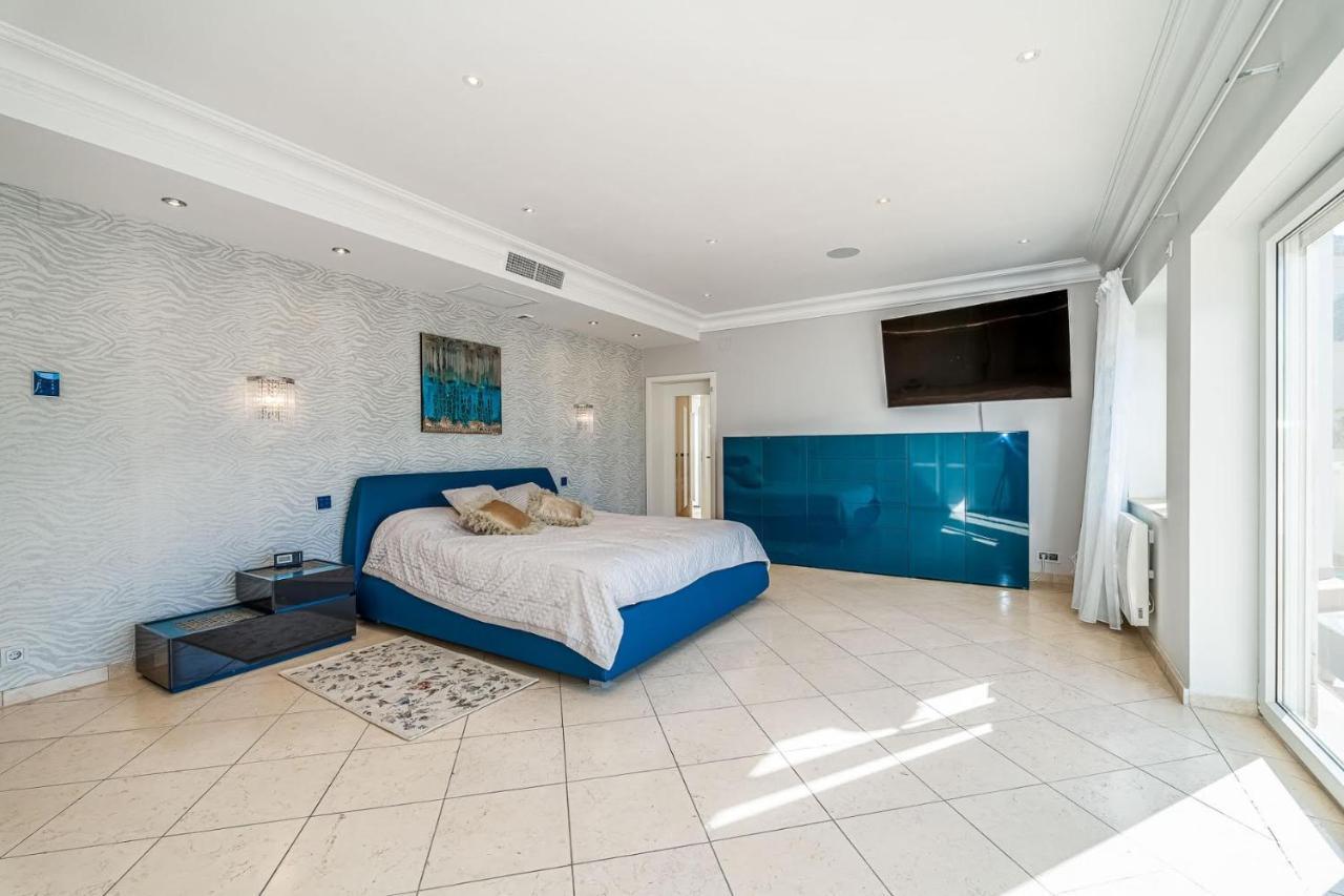 Villa Svim, Walking Distance To The Beach! Marbella Buitenkant foto