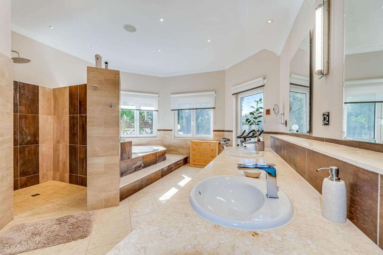Villa Svim, Walking Distance To The Beach! Marbella Buitenkant foto