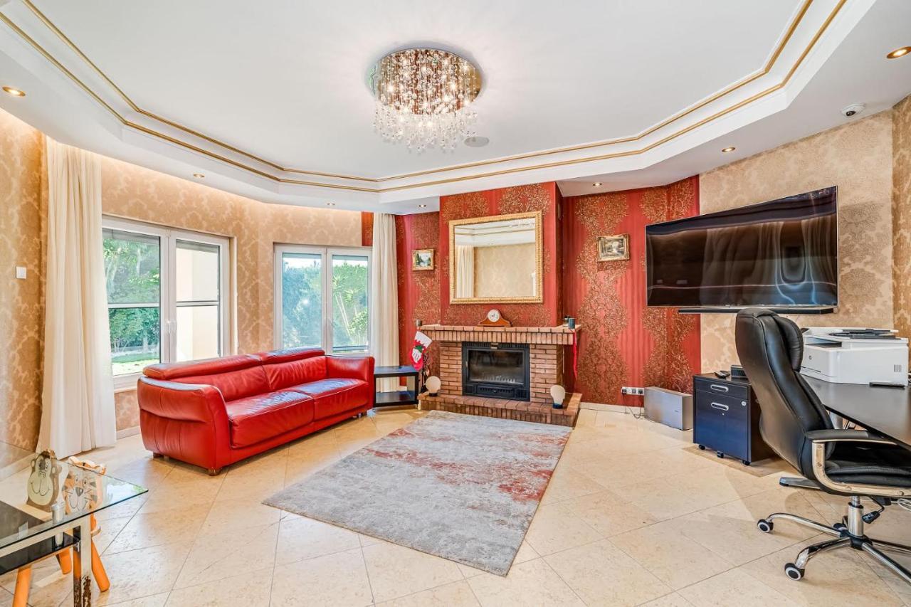 Villa Svim, Walking Distance To The Beach! Marbella Buitenkant foto