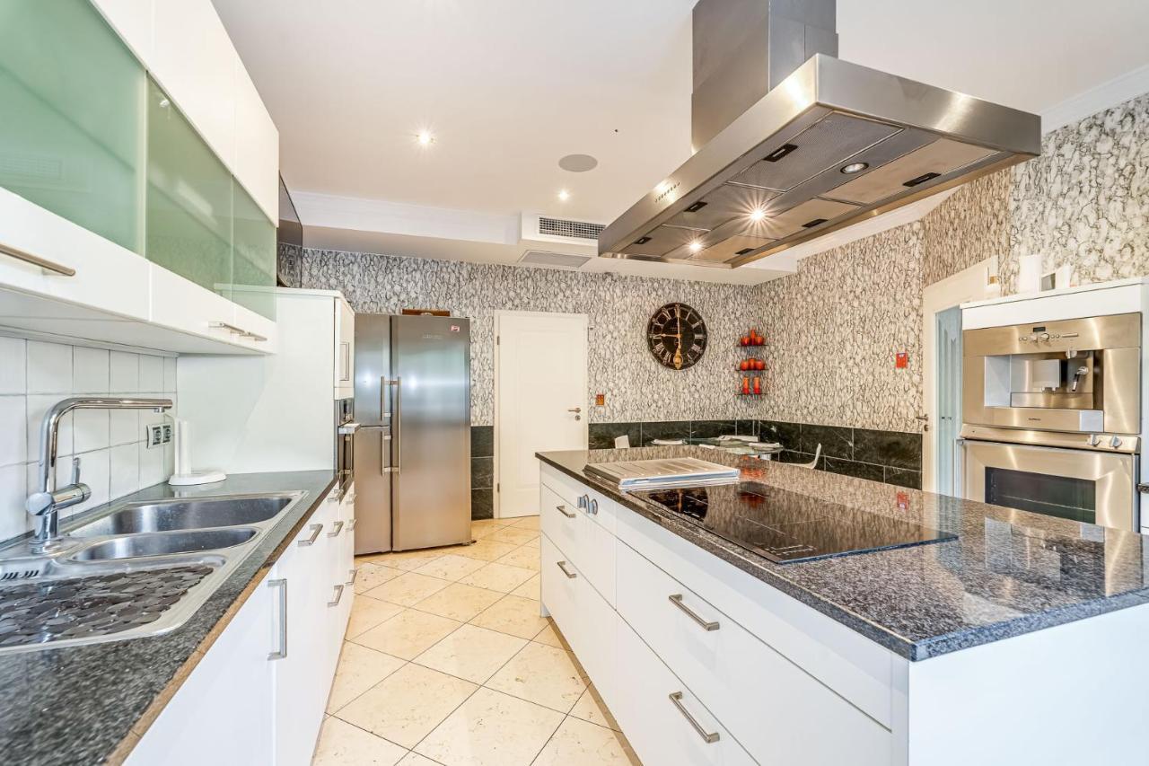 Villa Svim, Walking Distance To The Beach! Marbella Buitenkant foto