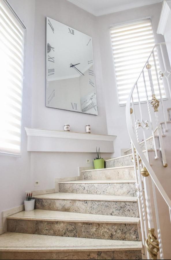 Villa Svim, Walking Distance To The Beach! Marbella Buitenkant foto